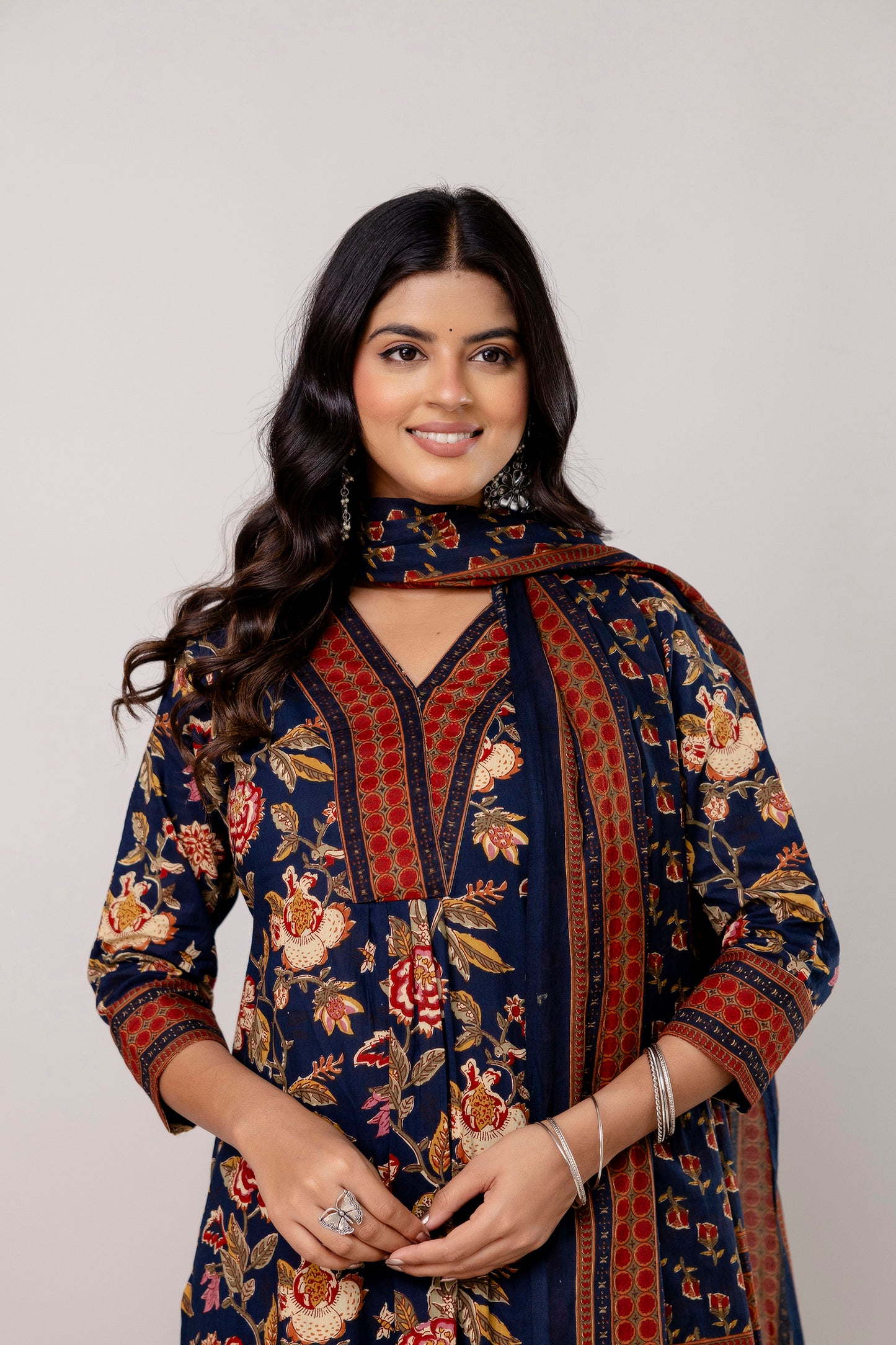 Deep Indigo V-Neck Kurta Set with Intricate Border Print Dupatta