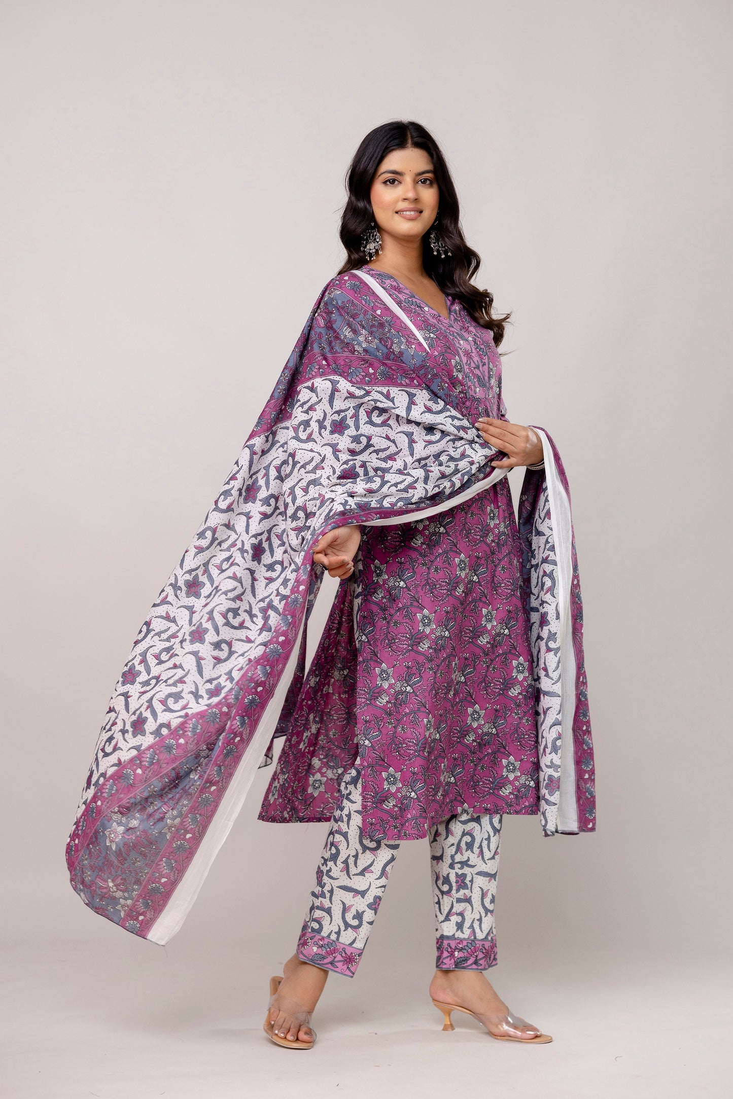 Deep Indigo V-Neck Kurta Set with Intricate Border Print Dupatta