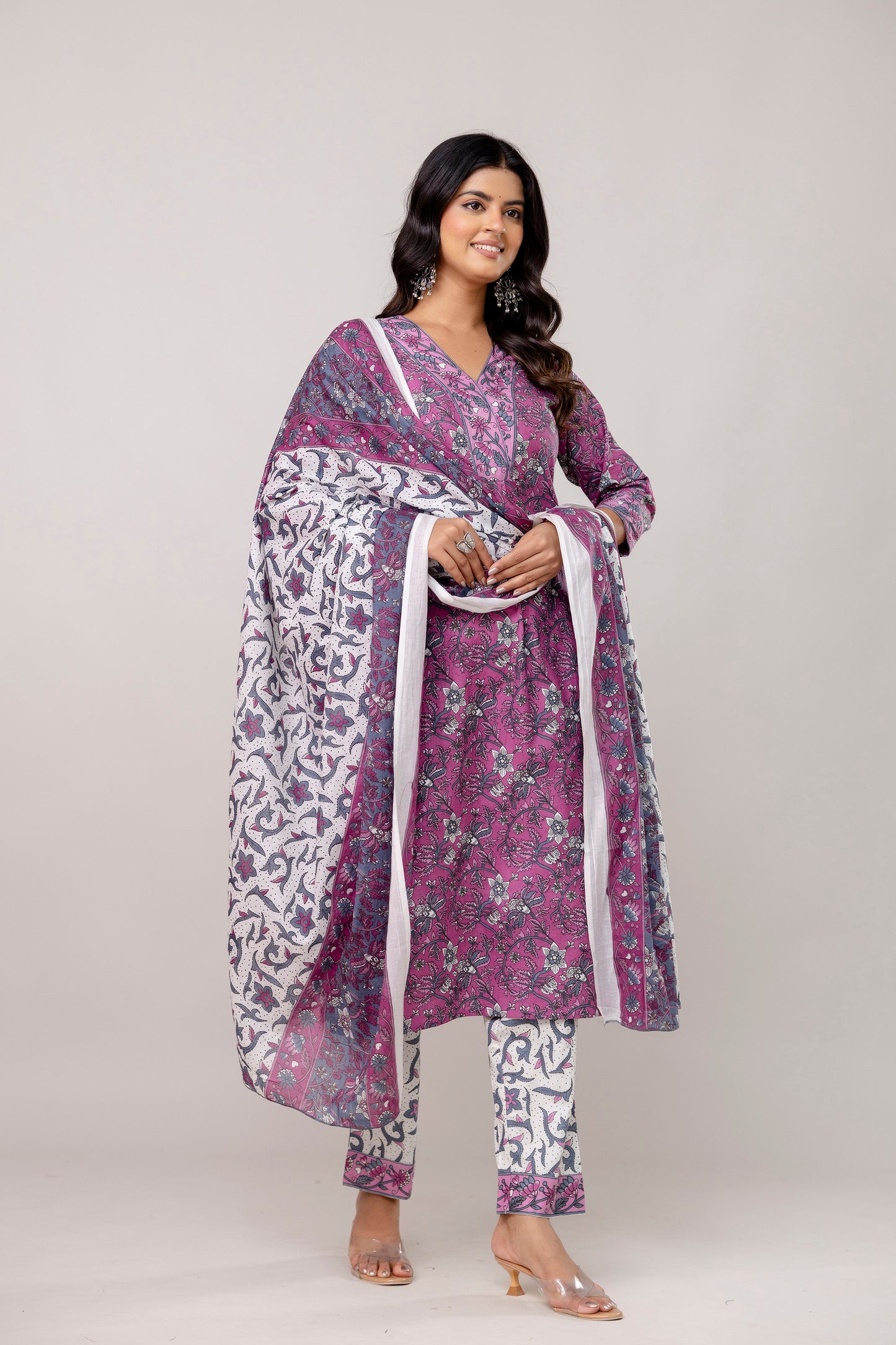 Deep Indigo V-Neck Kurta Set with Intricate Border Print Dupatta